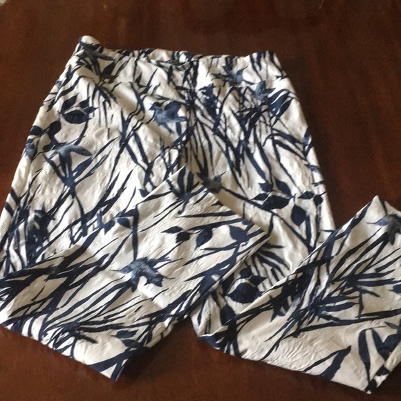 Lisette pull-on size 8 pants - Picture 4 of 5